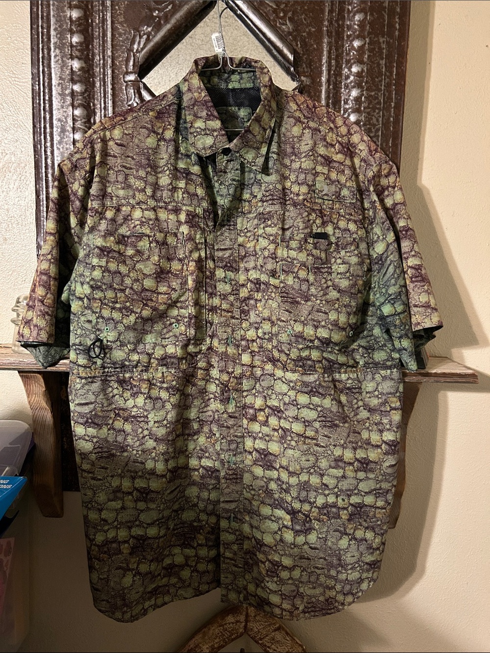 Men's Short-Sleeve Patterned Fishing Style Shirt - Green/Purple